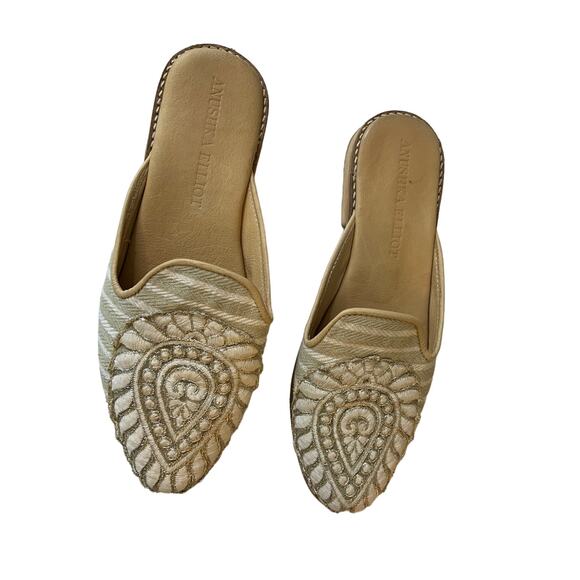 Anushka Elliot Women's Size 8 Sandal Elegant Embroidered Fabric Slip On Comfort - Picture 4 of 9